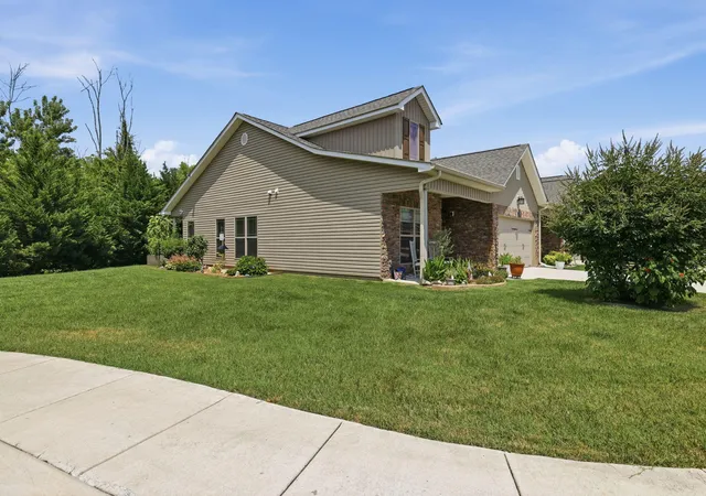 Photo 2 of Townhouse for sale at 6809 Satya Way, Chattanooga, TN 37412 | MLS# 1538818 | Listing updated on 2026-09-14