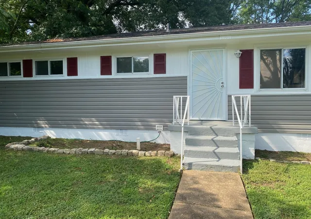 Photo 2 of Single family home for sale at 2004 Milne St, Chattanooga, TN 37406 | MLS# 1538525 | Listing updated on 2026-09-03