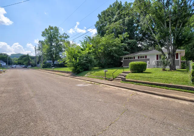 Photo 30 of Single family home for sale at 2004 Milne St, Chattanooga, TN 37406 | MLS# 1538525 | Listing updated on 2026-09-03