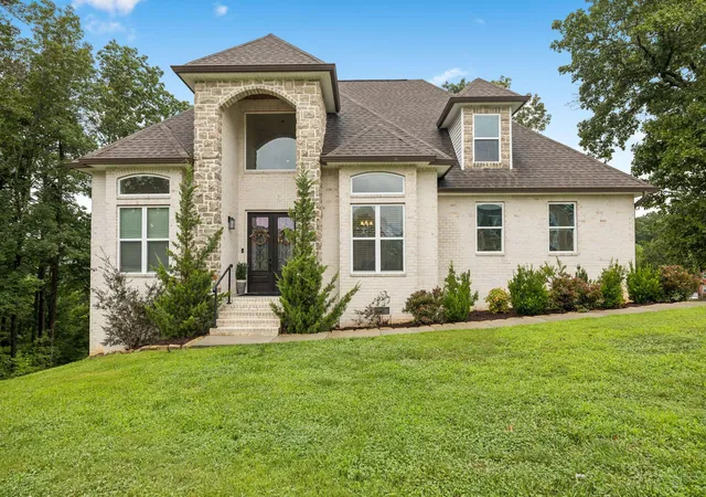 Photo 1 of Sale Pending at 5802 Muirfield Ln, Chattanooga, TN 37416 | MLS# 1538541 | Listing updated on 2026-09-07