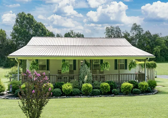Photo 1 of Single family home for sale at 8664 Old Dixie Hwy, Spring City, TN 37381 | MLS# 1538964 | Listing updated on 2026-07-17