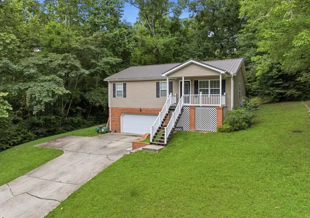 Photo 2 of Single family home for sale at 65 Lynnbrook Cir, Chattanooga, TN 37415 | MLS# 1538373 | Listing updated on 2026-09-14