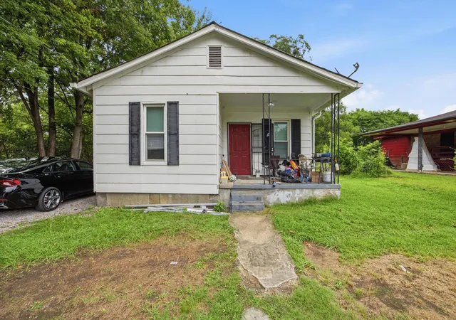 Photo 1 of Single family home for sale at 2009 Robbins St, Chattanooga, TN 37404 | MLS# 1538388 | Listing updated on 2026-09-10