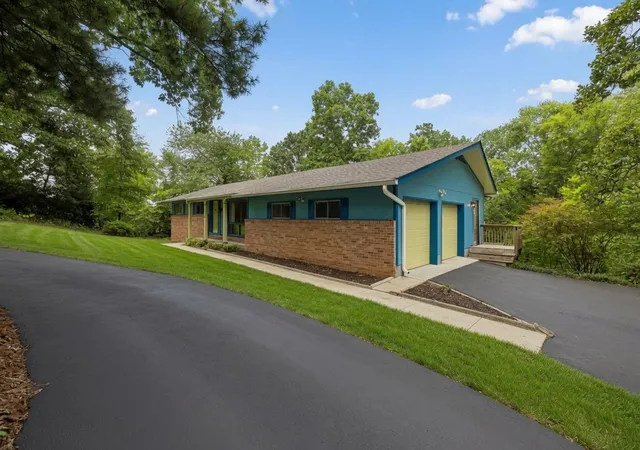 Photo 3 of Single family home for sale at 4526 Cloverdale Loop, Hixson, TN 37343 | MLS# 1538561 | Listing updated on 2026-10-07