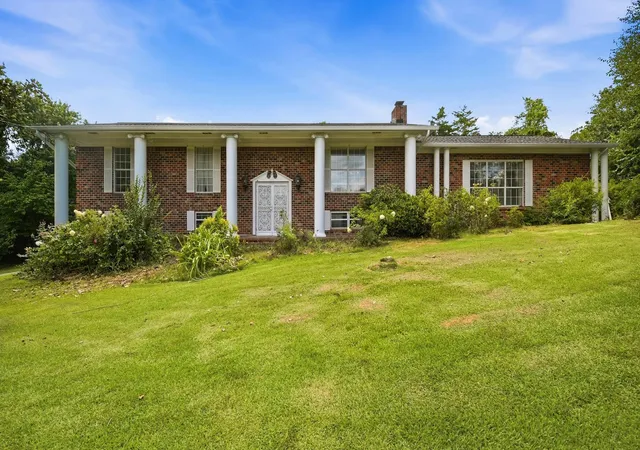 Photo 2 of Single family home for sale at 31 Aspen Ct, Ringgold, GA 30736 | MLS# 1538429 | Listing updated on 2026-09-11