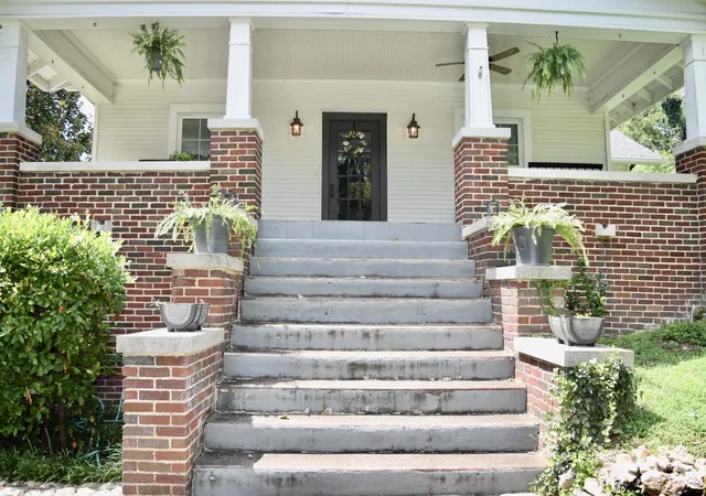 2nd image of 821 Summit Ave, Chattanooga, TN 37412 | MLS# 1540988
