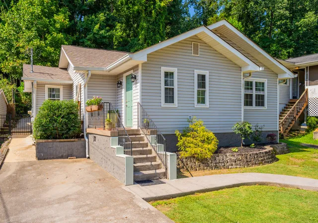 Photo 1 of Single family home for sale at 920 Dartmouth St, Chattanooga, TN 37405 | MLS# 1539461 | Listing updated on 2026-09-09
