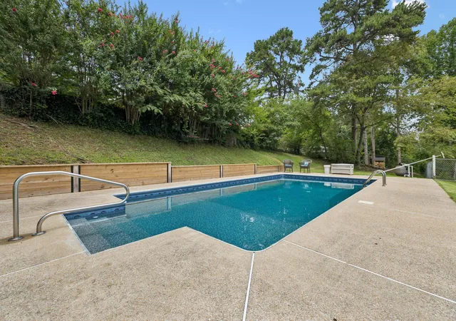 Photo 2 of Single family home for sale at 817 Belvoir Hills Dr, Chattanooga, TN 37412 | MLS# 1538907 | Listing updated on 2026-09-13