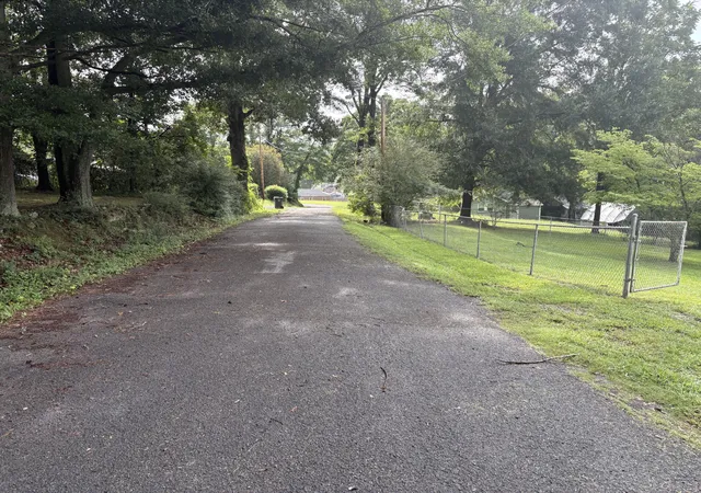 Photo 3 of Single family home for sale at 201 Glenn St, La Fayette, GA 30728 | MLS# 1538739 | Listing updated on 2026-09-30