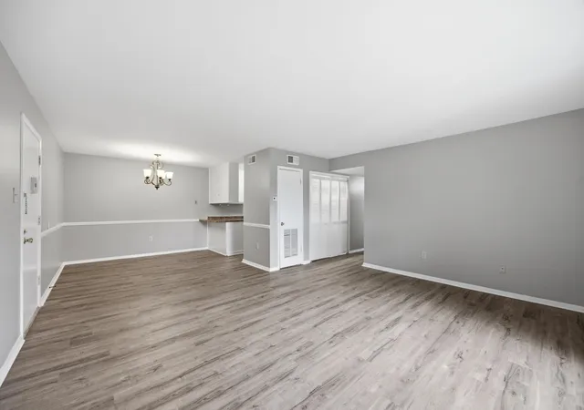 Photo 1 of Condo for sale at 900 Mountain Crk Rd #V484, Chattanooga, TN 37405 | MLS# 1538884 | Listing updated on 2026-09-22