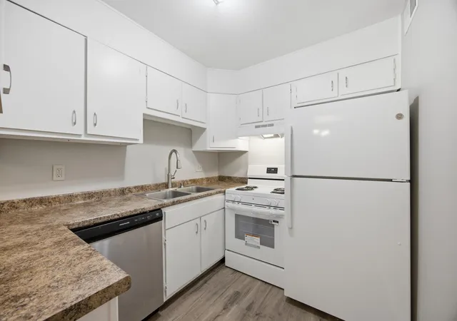 Photo 4 of Condo for sale at 900 Mountain Crk Rd #V484, Chattanooga, TN 37405 | MLS# 1538884 | Listing updated on 2026-09-22
