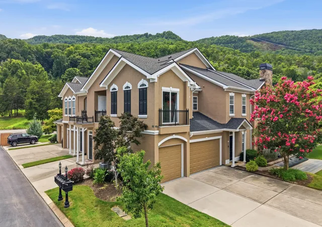 Photo 1 of Condo for sale at 105 Renaissance Ct, Chattanooga, TN 37419 | MLS# 1539278 | Listing updated on 2026-09-22