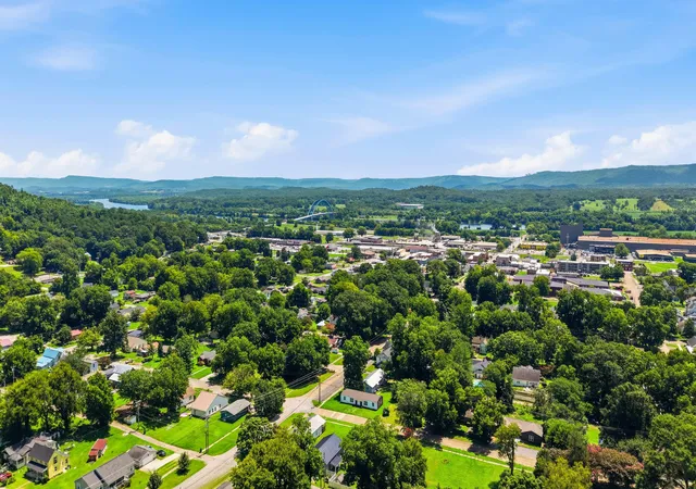 19th image of 305 Pine Ave, South Pittsburg, TN 37380 | MLS# 1538746