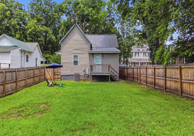 3rd image of 305 Pine Ave, South Pittsburg, TN 37380 | MLS# 1538746