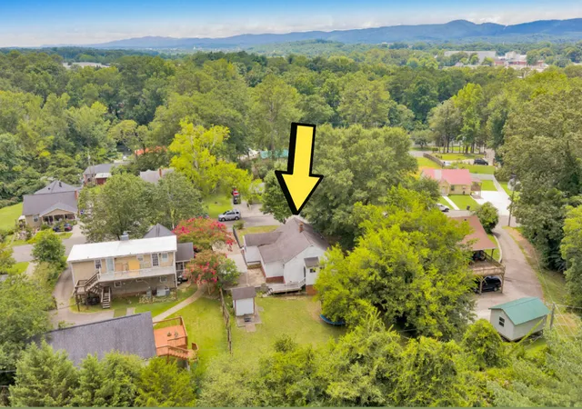 Photo 4 of Sale Pending at 223 South Dr, Dalton, GA 30721 | MLS# 1538776 | Listing updated on 2026-09-09