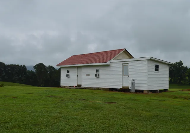 Photo 4 of Single family home for sale at 442 Shirley Loop, Whitwell, TN 37397 | MLS# 1538793 | Listing updated on 2026-07-23