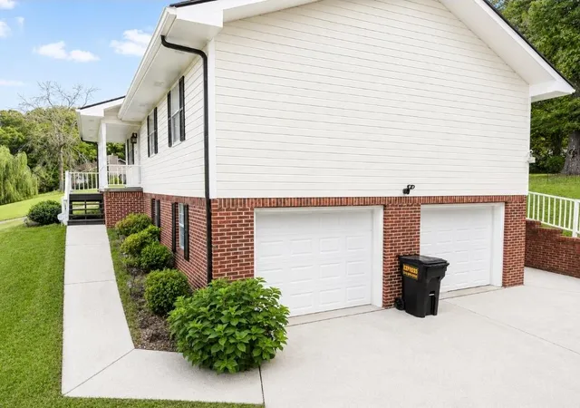 Photo 3 of Single family home for sale at 424 Hickory St, Ringgold, GA 30736 | MLS# 1538896 | Listing updated on 2026-09-20