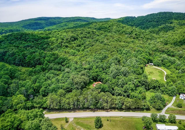 Photo 2 of Sale Pending at 9249 Monterey Hwy, Sparta, TN 38583 | MLS# 1538801 | Listing updated on 2026-08-30