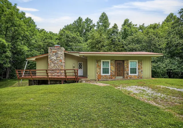 Photo 3 of Sale Pending at 9249 Monterey Hwy, Sparta, TN 38583 | MLS# 1538801 | Listing updated on 2026-08-30