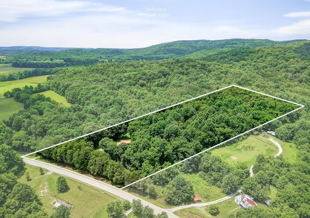 Photo 4 of Sale Pending at 9249 Monterey Hwy, Sparta, TN 38583 | MLS# 1538801 | Listing updated on 2026-08-30