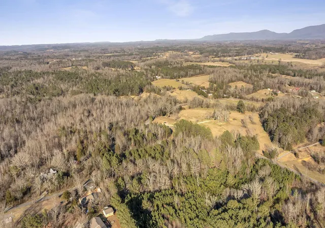Photo 3 of Sale Pending at 1728 Chestuee Rd NE, Cleveland, TN 37323 | MLS# 1538821 | Listing updated on 2026-07-16