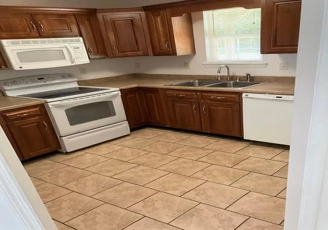 Photo 2 of Single family home for sale at 220 Southern Dr, Ringgold, GA 30736 | MLS# 1538843 | Listing updated on 2026-09-11