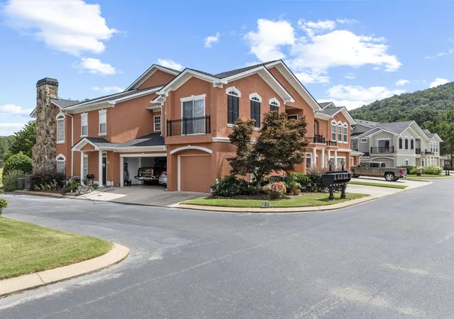 Condo for sale at 1111 Renaissance Ct, Chattanooga, TN 37419 | MLS# 1539358