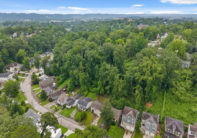 Photo 40 of Single family home for sale at 914 Dartmouth St, Chattanooga, TN 37405 | MLS# 1539520 | Listing updated on 2026-08-19