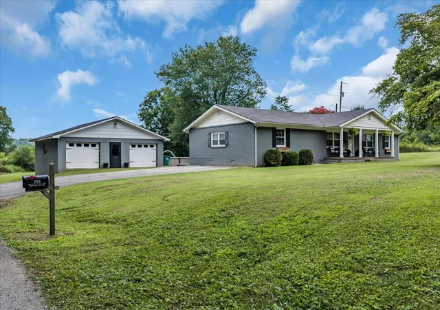 Photo 3 of Single family home for sale at 593 Dover Rd, Jasper, TN 37347 | MLS# 1538918 | Listing updated on 2026-09-17