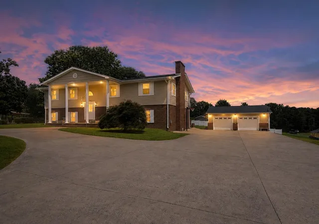 1st image of 1220 Doctor Lee Ave, Bridgeport, AL 35740 | MLS# 1539135