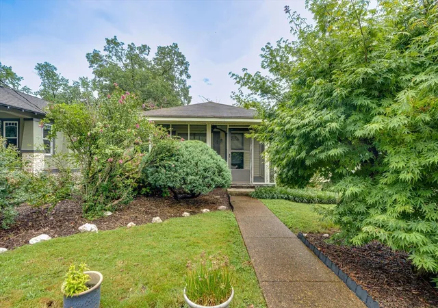 Photo 1 of Single family home for sale at 504 Graham St, Chattanooga, TN 37405 | MLS# 1539438 | Listing updated on 2026-08-06