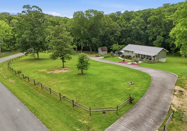 2nd image of 319 Nance Dr, Rossville, GA 30741 | MLS# 1539086