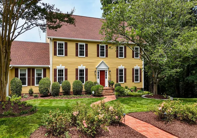 Photo 2 of Sale Pending at 4721 Sussex Ln, Chattanooga, TN 37421 | MLS# 1538971 | Listing updated on 2026-08-21