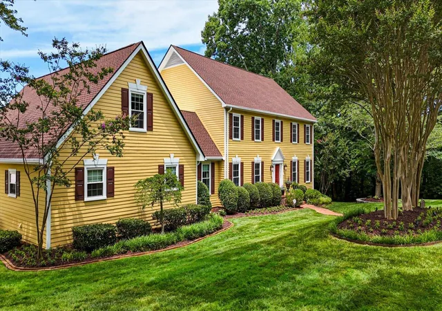 Photo 3 of Sale Pending at 4721 Sussex Ln, Chattanooga, TN 37421 | MLS# 1538971 | Listing updated on 2026-08-21
