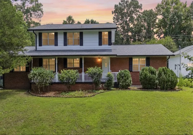 Photo 1 of Single family home for sale at 5037 Montcrest Dr, Chattanooga, TN 37416 | MLS# 1539400 | Listing updated on 2026-08-23