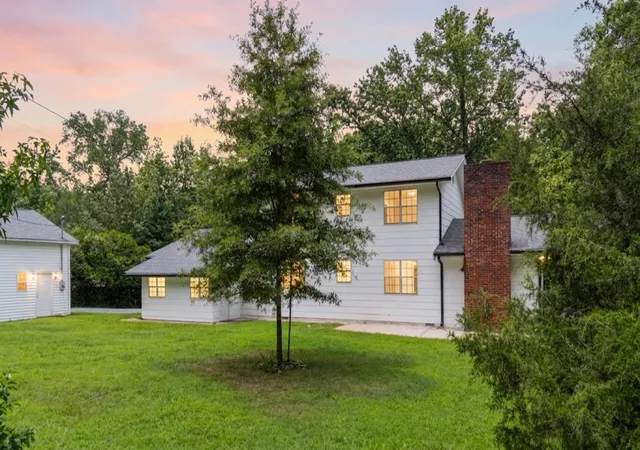 Photo 2 of Single family home for sale at 5037 Montcrest Dr, Chattanooga, TN 37416 | MLS# 1539400 | Listing updated on 2026-08-23