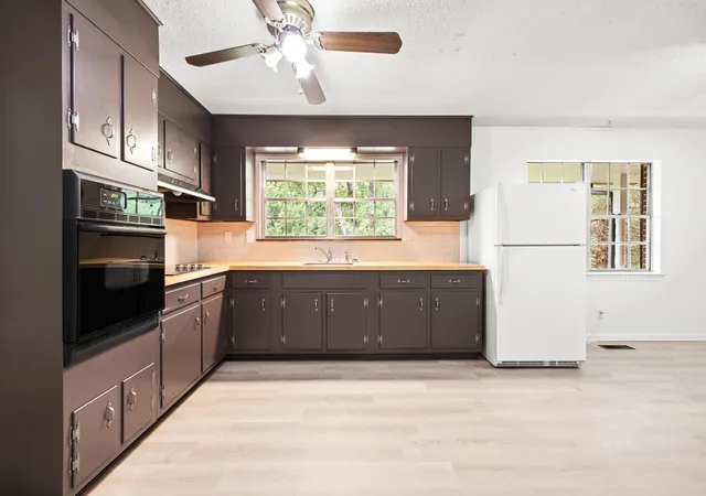 Photo 4 of Single family home for sale at 5037 Montcrest Dr, Chattanooga, TN 37416 | MLS# 1539400 | Listing updated on 2026-08-23
