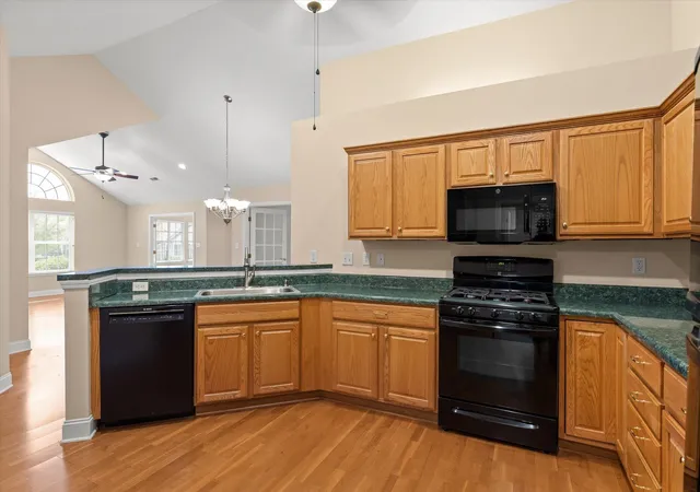 Listing Photo 4 - Condo for sale in building located at 2434 Baskette Wy, Chattanooga, TN 37421