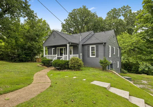 Photo 1 of Single family home for sale at 3018 Saint Paul St, Chattanooga, TN 37404 | MLS# 1539005 | Listing updated on 2026-07-17