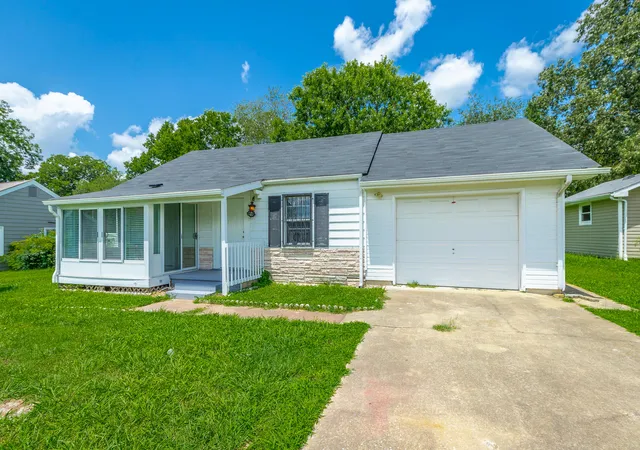 Photo 1 of Single family home for sale at 2115 Delano Dr, Chattanooga, TN 37406 | MLS# 1539239 | Listing updated on 2026-09-14
