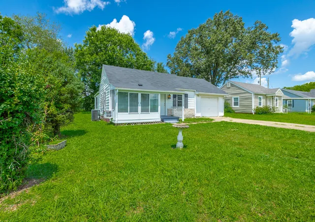 Photo 3 of Single family home for sale at 2115 Delano Dr, Chattanooga, TN 37406 | MLS# 1539239 | Listing updated on 2026-09-14