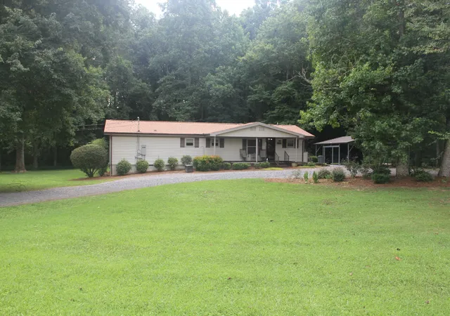Photo 2 of Sale Pending at 1049 Buckner Rd, Ringgold, GA 30736 | MLS# 1539102 | Listing updated on 2026-08-31
