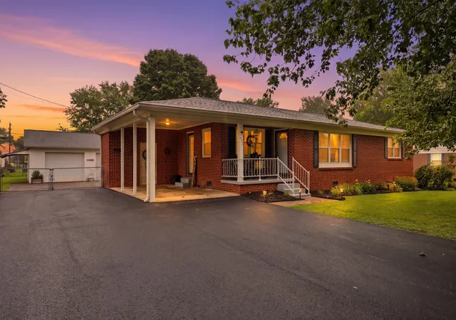 1st image of 902 Dennis Ave, Jasper, TN 37347 | MLS# 1539127
