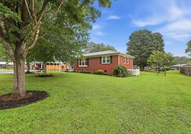 Photo 4 of Single family home for sale at 902 Dennis Ave, Jasper, TN 37347 | MLS# 1539127 | Listing updated on 2026-07-21