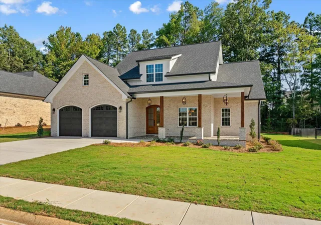 Photo 2 of Single family home for sale at 107 W Riley St, Chatsworth, GA 30705 | MLS# 1539133 | Listing updated on 2026-08-24