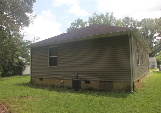 Photo 2 of Single family home for sale at 4721 Montview Dr, Chattanooga, TN 37411 | MLS# 1539196 | Listing updated on 2026-07-22
