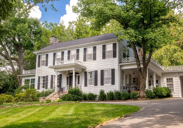 1st image of 410 N Bragg Ave, Lookout Mountain, TN 37350 | MLS# 1539229
