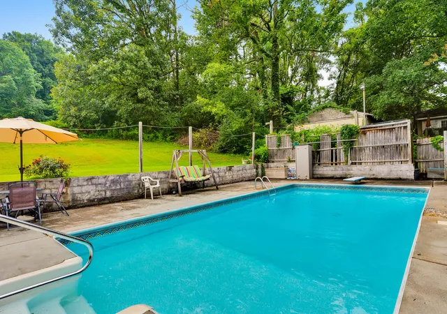 Photo 1 of Single family home for sale at 912 Crest Dr, Chickamauga, GA 30707 | MLS# 1539516 | Listing updated on 2026-08-30