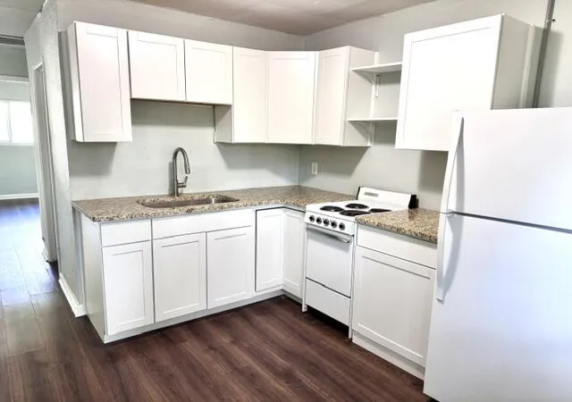 Listing Photo 4 - Condo for sale in building located at 5226 Slayton Ave, Chattanooga, TN 37410