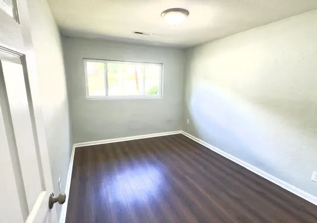 Listing Photo 5 - Condo for sale in building located at 5226 Slayton Ave, Chattanooga, TN 37410